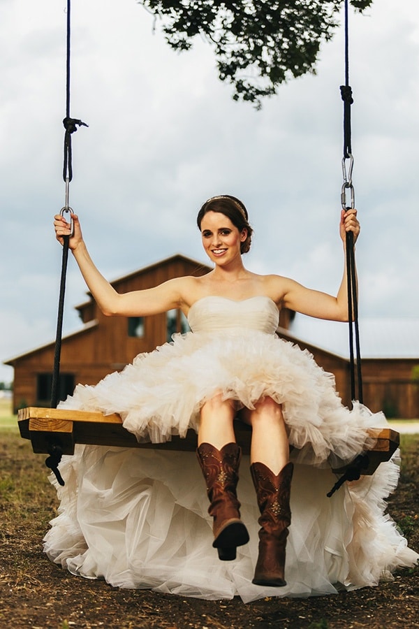 cowgirl-up-the-ultimate-country-chic-bridal-portraits-hey-wedding-lady