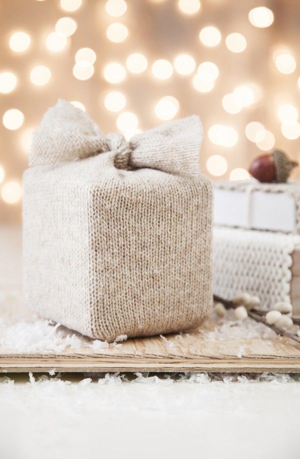 Cuddle Me in Cable Knit Cozy Winter Wedding Inspiration in White and