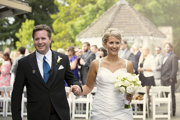 Classic Royal Blue Wedding from Maru Photography - Hey Wedding Lady