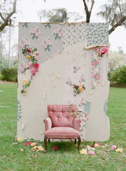 Shabby Chic Wallpaper Photobooth | Elizabeth Messina Photography