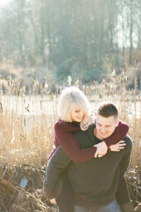 Golden light for an enchanting engagement session in the winter woods | L Estelle Photography | See more! https://heyweddinglady.com/enchanted-winter-woods-engagement-from-lestelle-photography/