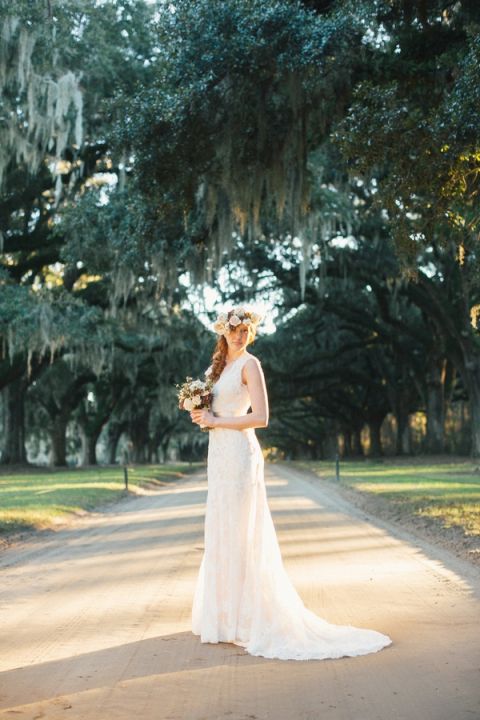 Dreamy Southern Bridal Photos at Boone Hall Plantation | JoPhoto | See More! https://heyweddinglady.com/dreamy-southern-cotton-field-styled-bridal-shoot/