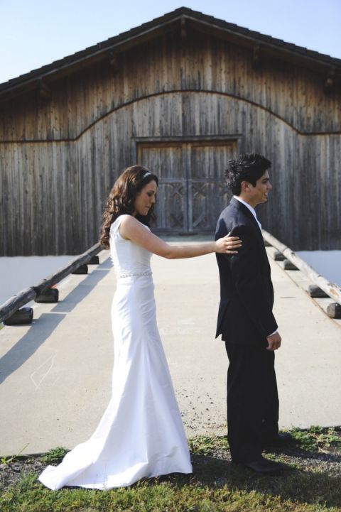 First Look at the Bavarian Enzian Inn in Washington | Tonie Christine Photography | See More! https://heyweddinglady.com/fresh-and-chic-modern-rustic-washington-wedding/