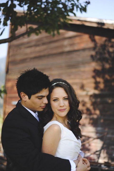 A Rustic Meets Modern Wedding at a Bavarian Barn | Tonie Christine Photography | See More! https://heyweddinglady.com/fresh-and-chic-modern-rustic-washington-wedding/