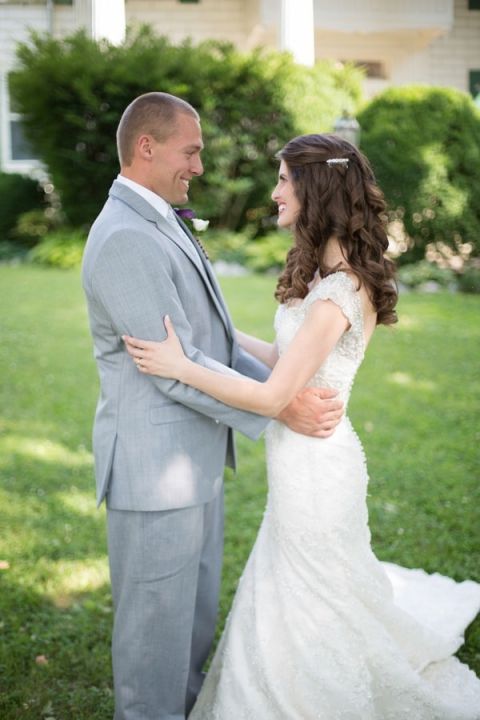 Classic Wedding Day Style for a Elegantly Simple Wedding | Craig Hodge Photography | See More! https://heyweddinglady.com/elegant-simplicity-in-royal-purple-from-craig-hodge-photography/