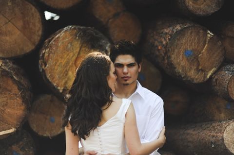 Woodsy Wedding Portraits in Washington | Tonie Christine Photography | See More! https://heyweddinglady.com/fresh-and-chic-modern-rustic-washington-wedding/