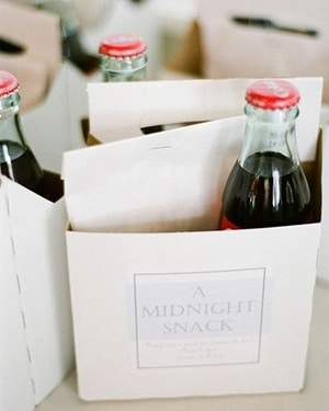 A Midnight Snack to Go | Joey + Jessica via The Bridal Detective