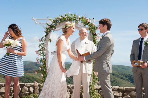 The spontaneous, joyful moments are what make every wedding truly gorgeous! | Dawn Huemann Photography | See more! https://heyweddinglady.com/sweet-and-stylish-mountaintop-wedding-by-dawn-heumann-photography/