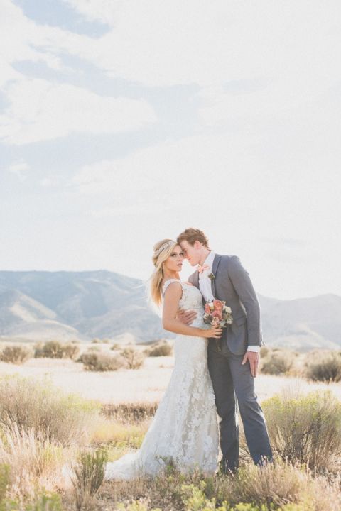 Classic Wedding Style in the Utah Desert | As Ever Photography | Dreamy Desert Sunshine Wedding Inspiration