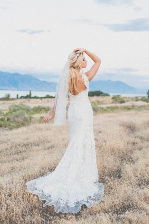 Dreamy Desert Sunshine Wedding Inspiration - Hey Wedding Lady