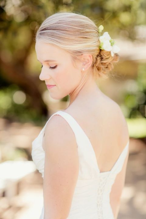 Classic Bridal Style | Figlewicz Photography | Coral and Green Botanical Gardens Wedding