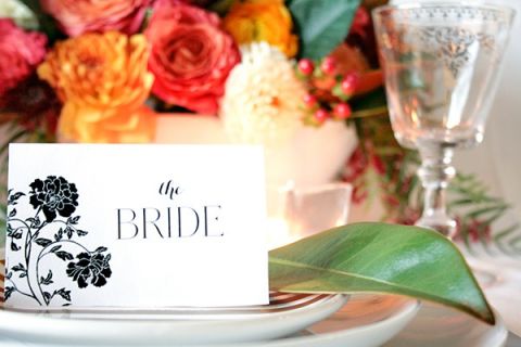 Black and White Floral Print Place Cards | Styling Modern Metallics with a Classic Autumn Palette for Chic Table Decor | Hey Wedding Lady