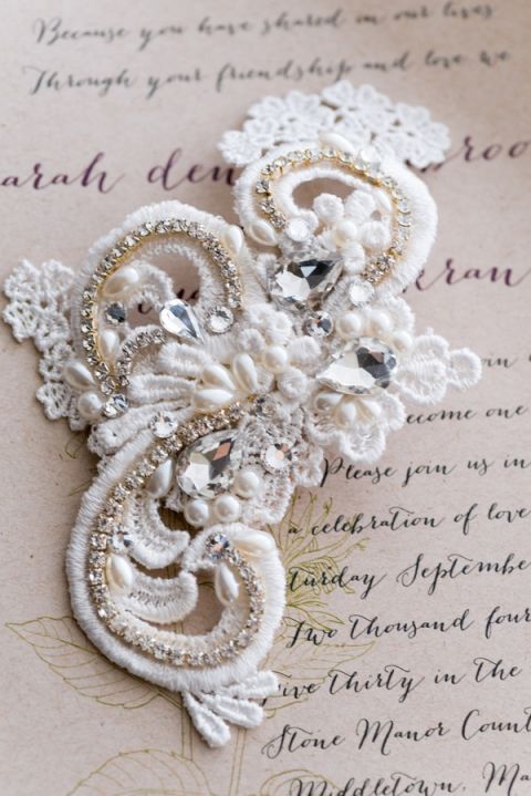 Vintage Bridal Headpiece | Kirsten Smith Photography | English Inspired Country Club Wedding in Purple and White