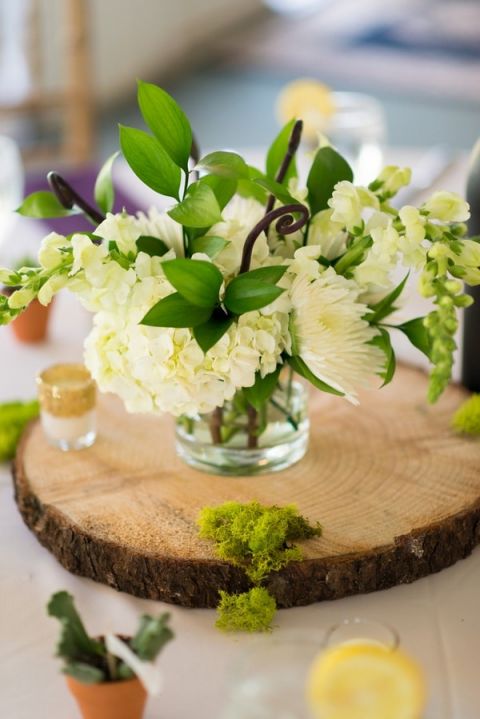 Centerpieces with Greenery and White Flowers | Kirsten Smith Photography | English Inspired Country Club Wedding in Purple and White