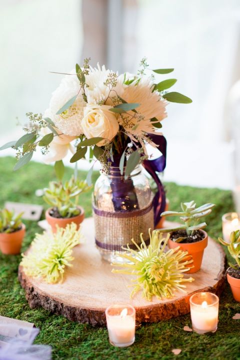 Bouquet Holding Vase to Decorate the Cake Table | Kirsten Smith Photography | English Inspired Country Club Wedding in Purple and White