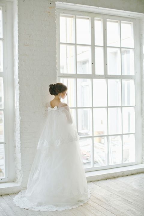 Classic Bride in Tulle and Lace | Warmphoto | Exquisite Bridal Styling for a Modern Glam Wedding Day