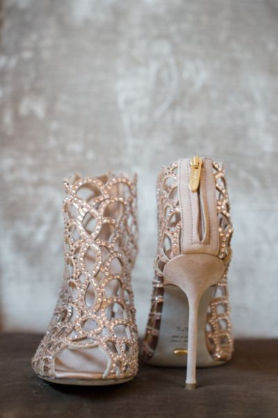 Retro Meets Modern Wedding Inspiration For New Years Hey Lady Blush Crystal Wedding Shoes Ned Jackson Photography Sparkling Champagne And Gold
