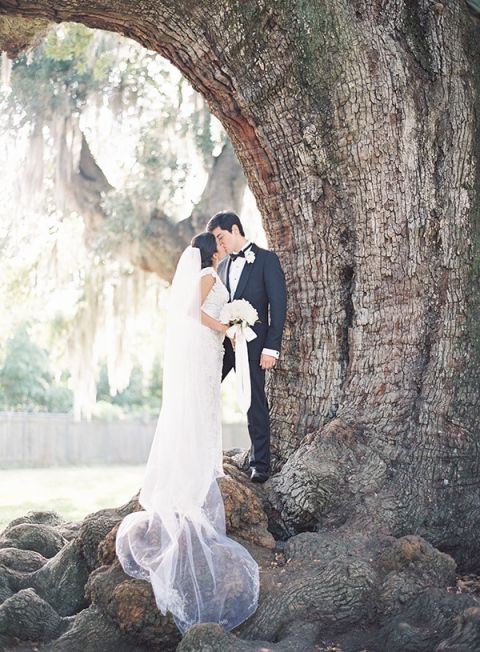 White Peonies and Floral Lace for a Classic New Orleans Wedding