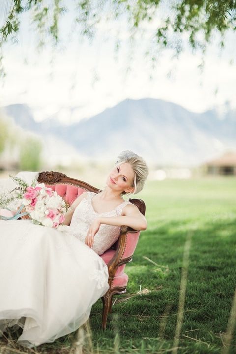 Elegant Spring Bride | Megan Robinson Photography and Leslie Dawn Events | Pearls and Roses - Vintage French Glam Wedding Portraits