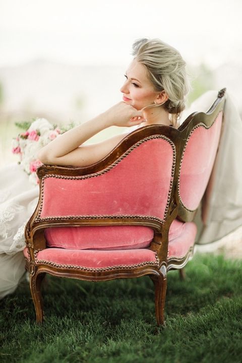 Spring Romance | Megan Robinson Photography and Leslie Dawn Events | Pearls and Roses - Vintage French Glam Wedding Portraits