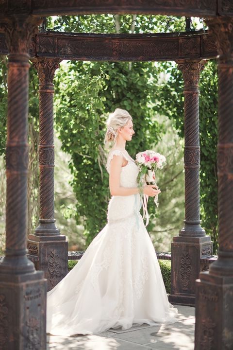 Graceful Garden Wedding Portraits | Megan Robinson Photography and Leslie Dawn Events | Pearls and Roses - Vintage French Glam Wedding Portraits