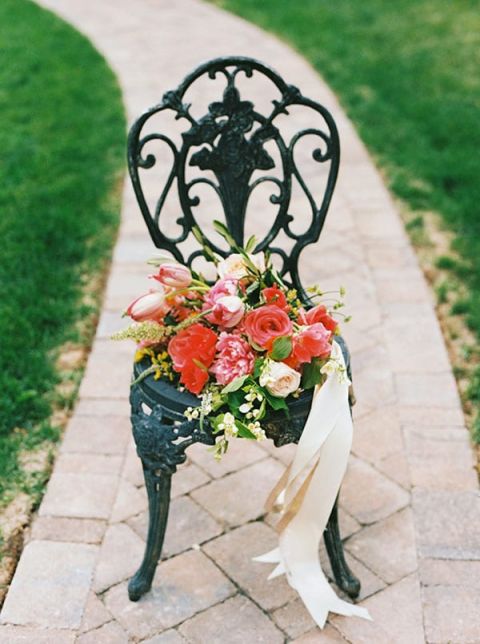 Coral English Garden Bouquet | Jacque Lynn Photography | Wedding Styling Spotlight on Michelle Leo Events