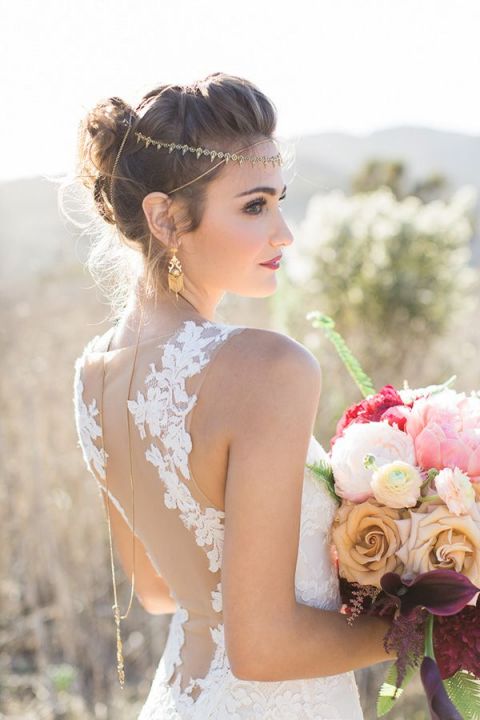 Backless Lace Amsale Wedding Dress | Carly Statsky Photography | Keys to Finding the Perfect Wedding Dress