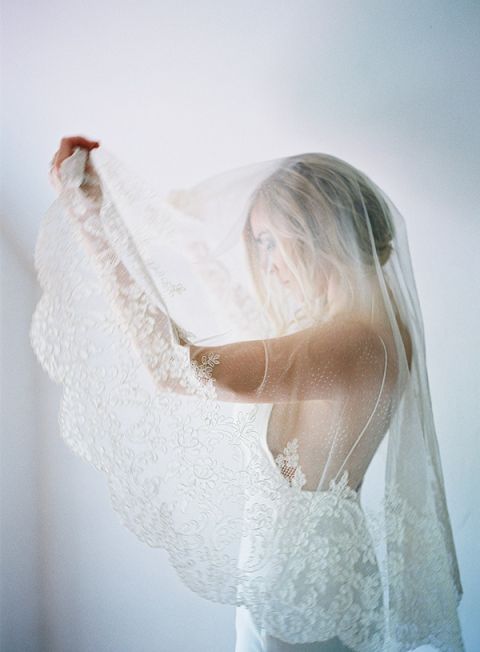 Lace Edged Veil | Heather Payne Photography | The Best Bridal Accessories of 2015! https://heyweddinglady.com/best-bridal-accessories-2015/
