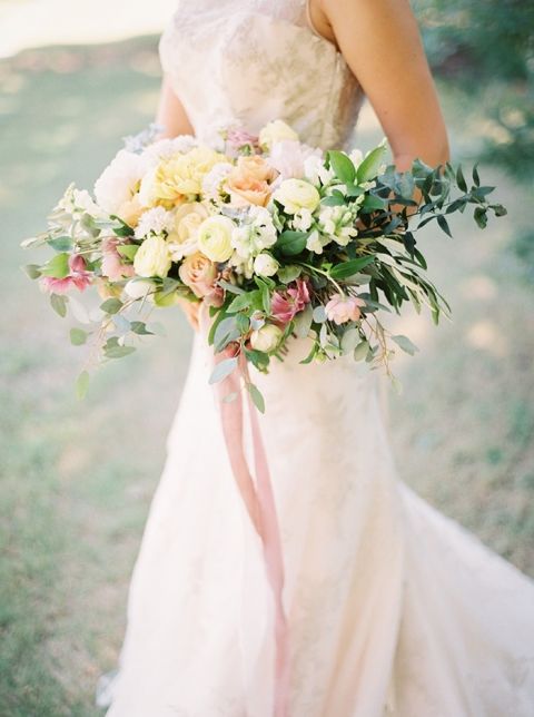 Watercolors and Pastels for an Artistic Garden Wedding Shoot - Hey ...