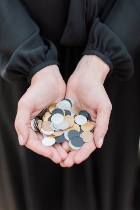 Black and Gold Confetti Toss