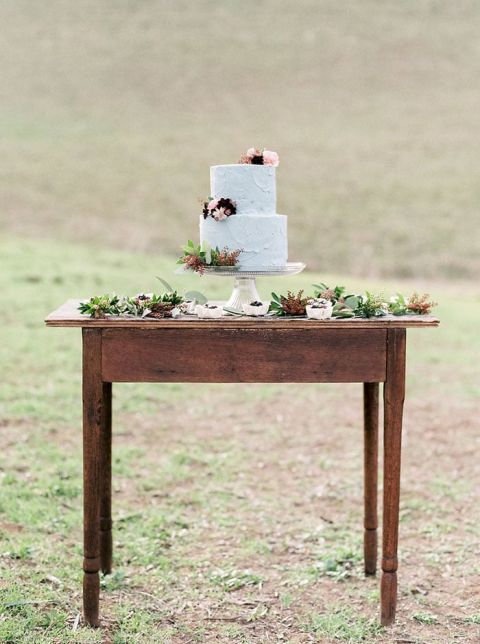 Rustic Vintage Wedding Cake Display