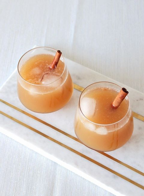 Caramel Apple Cider Whiskey Cocktails for Fall