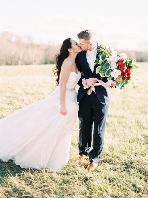 Romantic Edge of Spring Wedding Photos