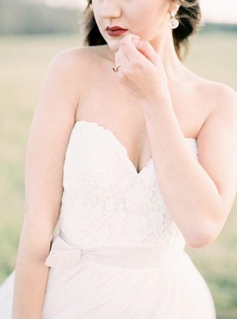 Romantic Lace Sweetheart Wedding Dress