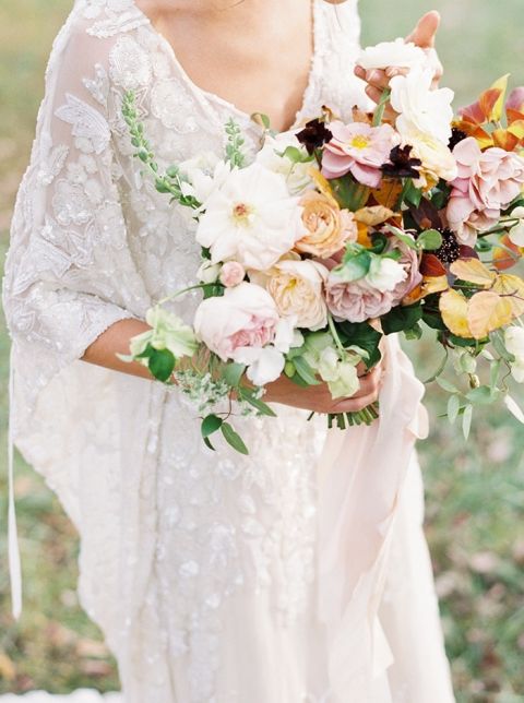 Fall Foliage Meets Vintage Bridal Style - Hey Wedding Lady