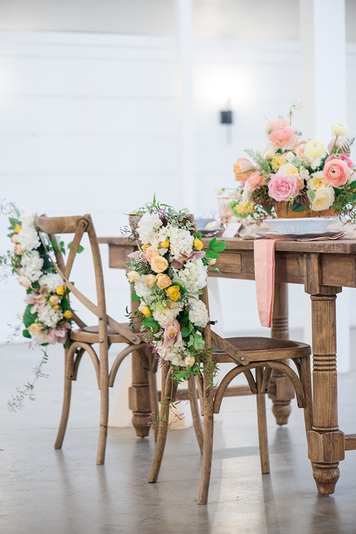 Barn Wedding Ideas with Summer Color - Hey Wedding Lady
