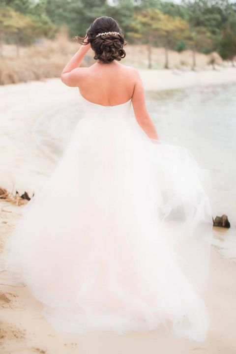 Romantic Seaside Wedding Photos 