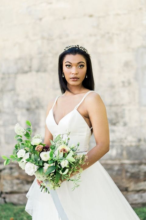 Timeless Beauty with Fresh Bridal Style - Hey Wedding Lady