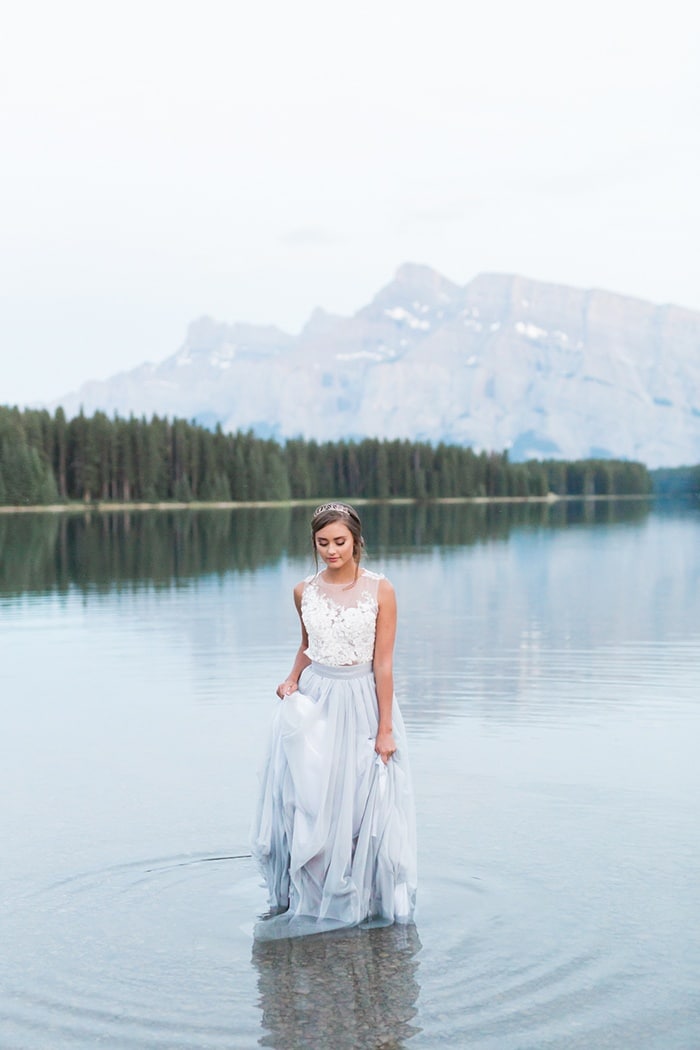 Summer Peach and Sky Blue Mountain Wedding - Hey Wedding Lady