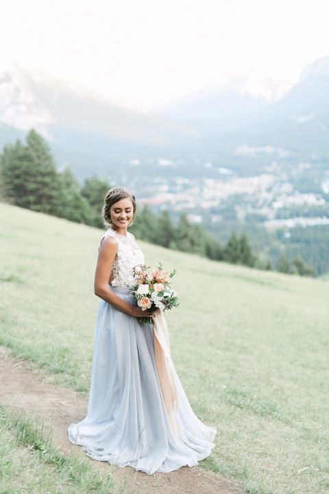 Summer Peach and Sky Blue Mountain Wedding - Hey Wedding Lady