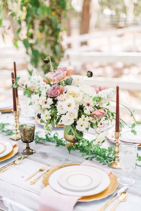 Romantic Earth Tones For A Modern Estate Wedding - Hey Wedding Lady