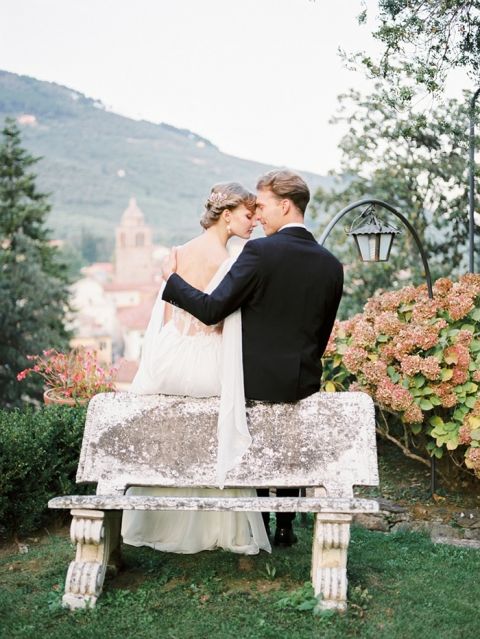 Wedding Photos with a View of Tuscany