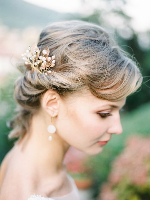 Romantic Hairstyle for an Elegant Vintage Bride