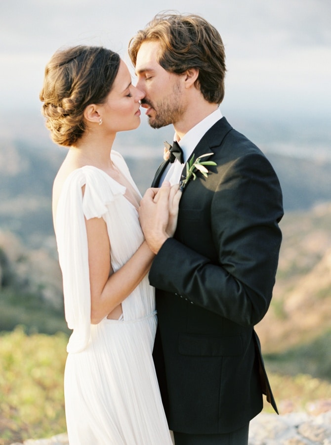 Modern Couture Elopement Style in Black and White - Hey Wedding Lady