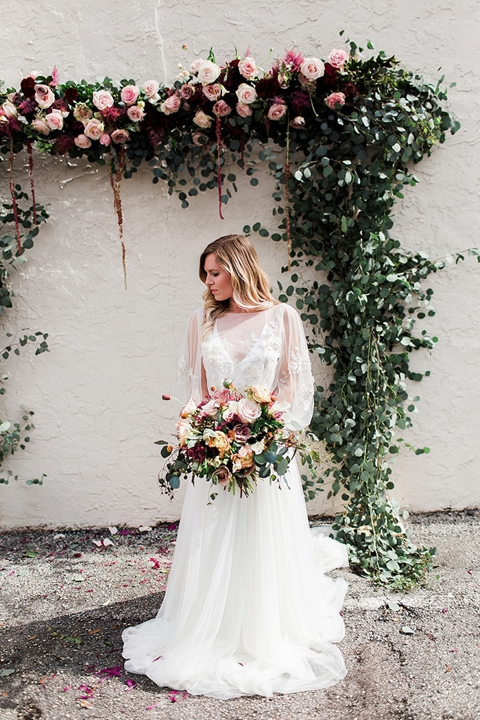 Artistic Floral Design with Modern Bridal Style - Hey Wedding Lady