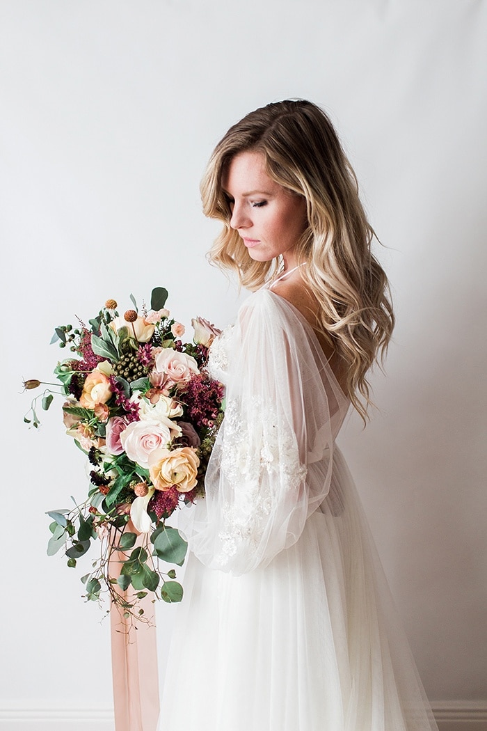 Artistic Floral Design with Modern Bridal Style - Hey Wedding Lady