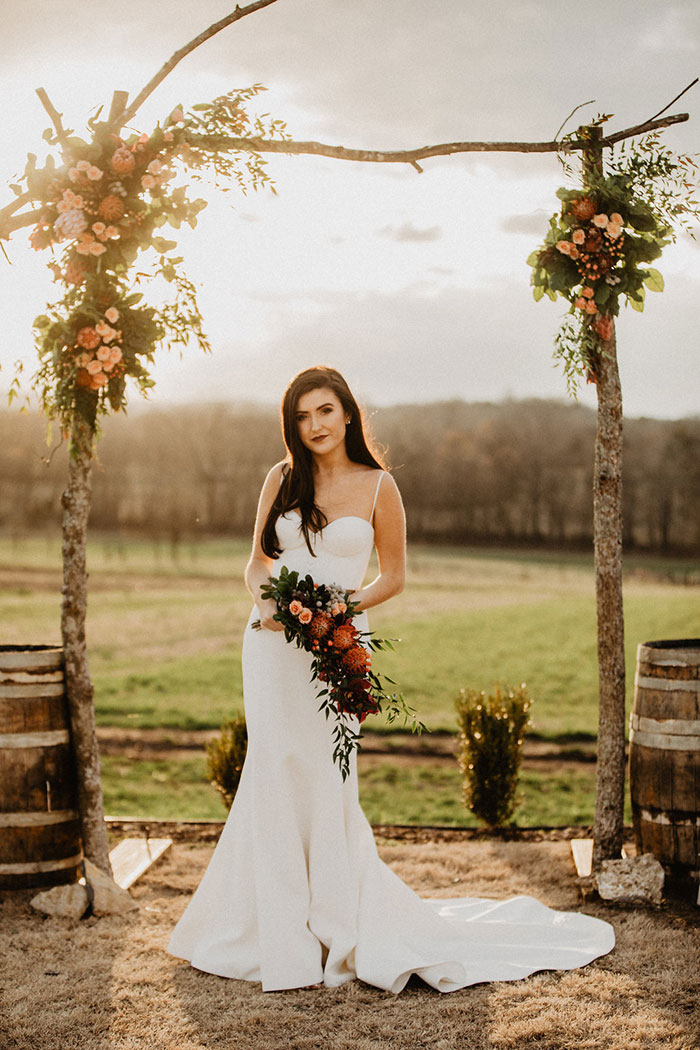 Sweet garden wedding brings vintage style to Tennessee barn