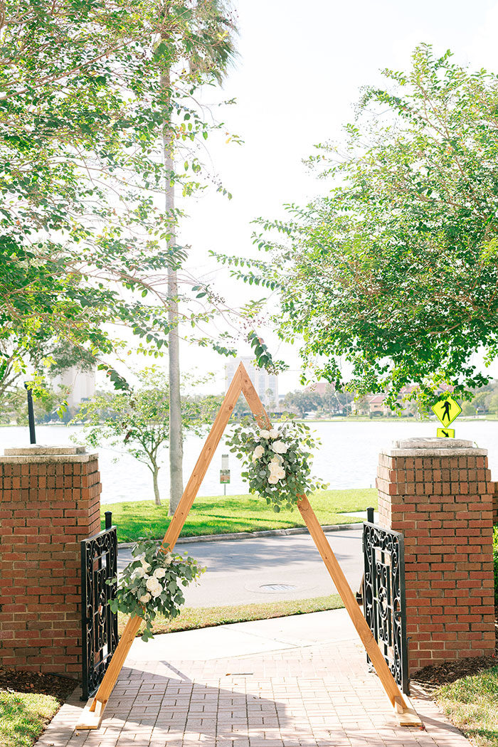 Modern Farmhouse Decor Meets Glam Wedding Style - Hey Wedding Lady