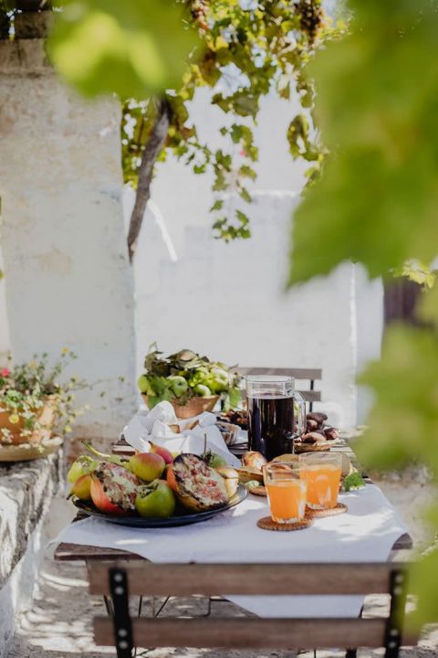 Folk Bridal Shoot in Southern Italy | Hey Wedding Lady