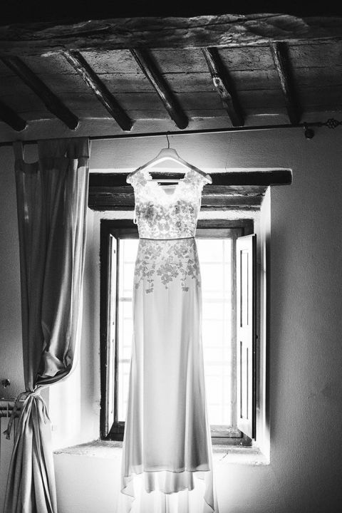 Magical Elopement Portraits Capture this Intimate Italian Destin